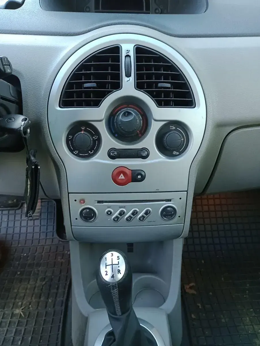 Używany Renault Modus 88 KM (64 kW) 2005 Czarny Minivan