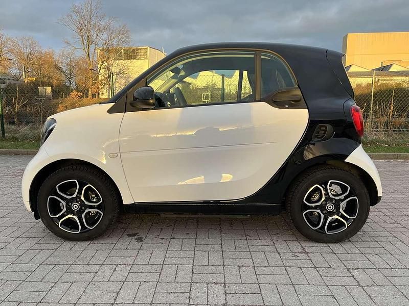 Schwarz Gebraucht 2018 Smart ForTwo Electric Drive Kleinwagen | 9.490 € (Etwas zu teuer) - Bild 1/4