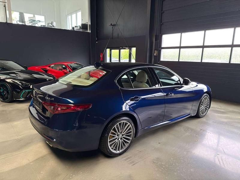 Gebraucht Alfa Romeo Giulia Lusso 179 PS (131 kW) 2018 Deep blue Limousine