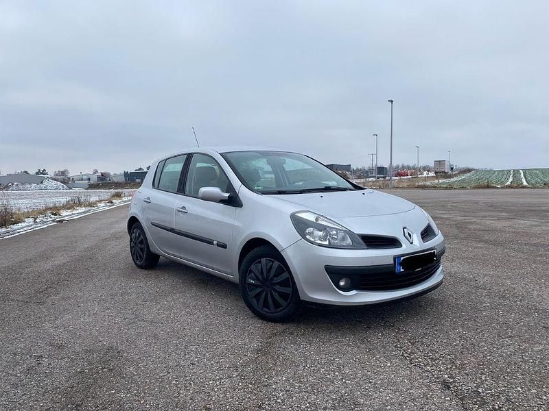 Gebraucht Renault Clio II 88 PS (64 kW) 2006 Grau Limousine