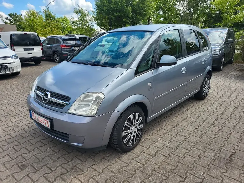 Gebraucht Opel Meriva 101 PS (74 kW) 2005 Lichtsilber m2 Van / Kleinbus