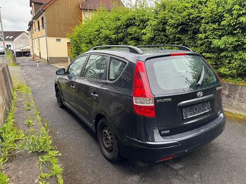 Gebraucht Hyundai i30 Classic 90 PS (66 kW) 2010 Schwarz Kombi