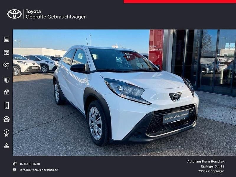 Weiß Gebraucht 2022 Toyota Aygo X X-play SUV | 12.990 € (Fairer Preis) - Bild 1/4