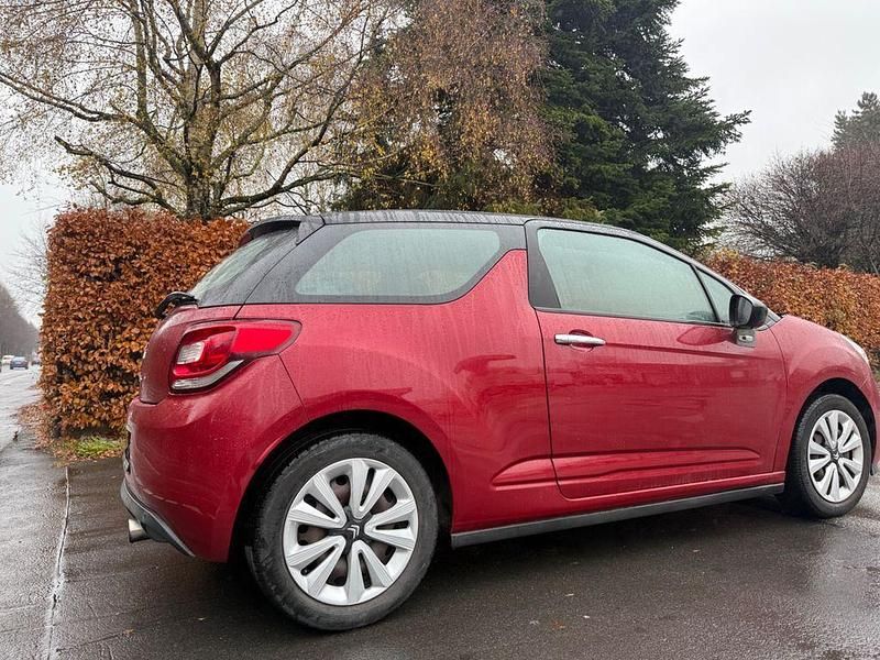 Gebraucht DS Automobiles DS3 So Chic 95 PS (69 kW) 2010 Rot Limousine