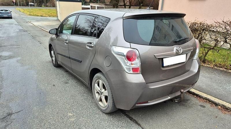 Gebraucht Toyota Verso Skyview Edition 111 PS (81 kW) 2015 Van / Kleinbus