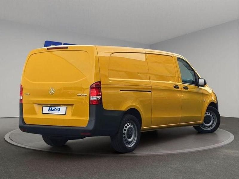 Gebraucht Mercedes Vito 163 PS (119 kW) 2019 Ginstergelb Van
