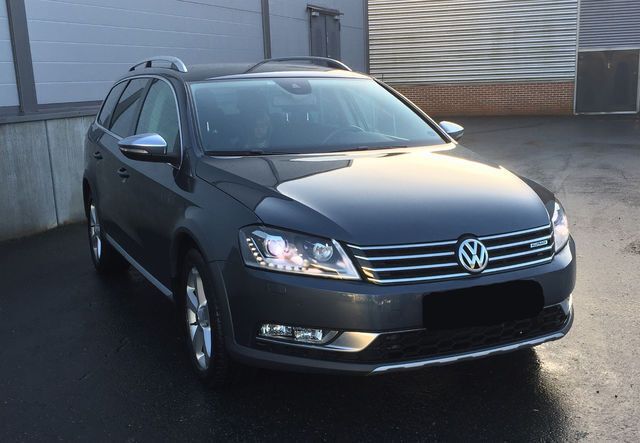 Beige metallic Gebraucht 2013 VW Passat Alltrack Kombi | 15.700 € (Etwas zu teuer) - Bild 1/4