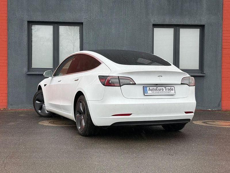 Gebraucht Tesla Model 3 Standard Range 239 kW (325 PS) 2020 Weiß Limousine