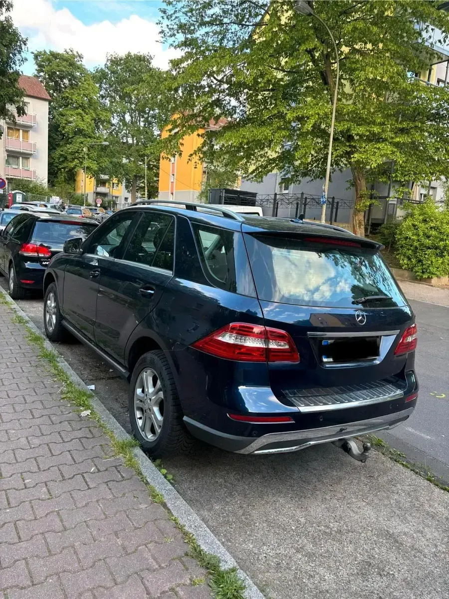 Gebraucht Mercedes ML250 204 PS (150 kW) 2013 Blau SUV