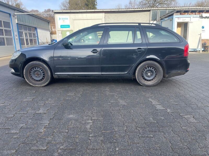 Gebraucht Skoda Octavia 105 PS (77 kW) 2012 Schwarz Kombi