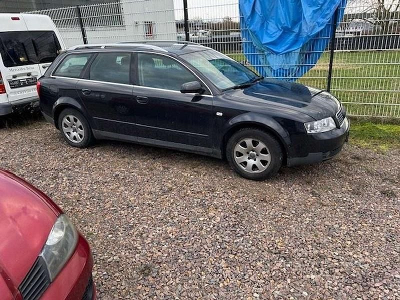 Schwarz Gebraucht 2003 Audi A4 Kombi | 650 € (Superpreis) - Bild 1/4