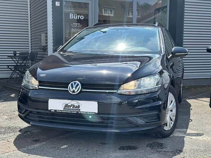 Schwarz Gebraucht 2018 VW Golf VII Trendline Kombi | 11.400 € (Fairer Preis) - Bild 1/4