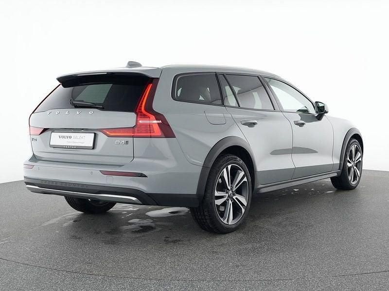 Gebraucht Volvo V60 CC Plus 197 PS (144 kW) 2023 Grau Kombi