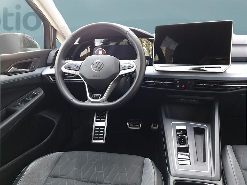 Gebraucht VW Golf VIII 150 PS (110 kW) 2025 Grau Kleinwagen