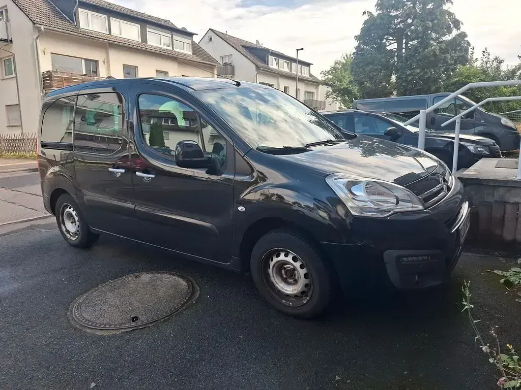 Gebraucht Citroën Berlingo PureTech 110 PS (80 kW) 2017 Schwarz Van / Kleinbus