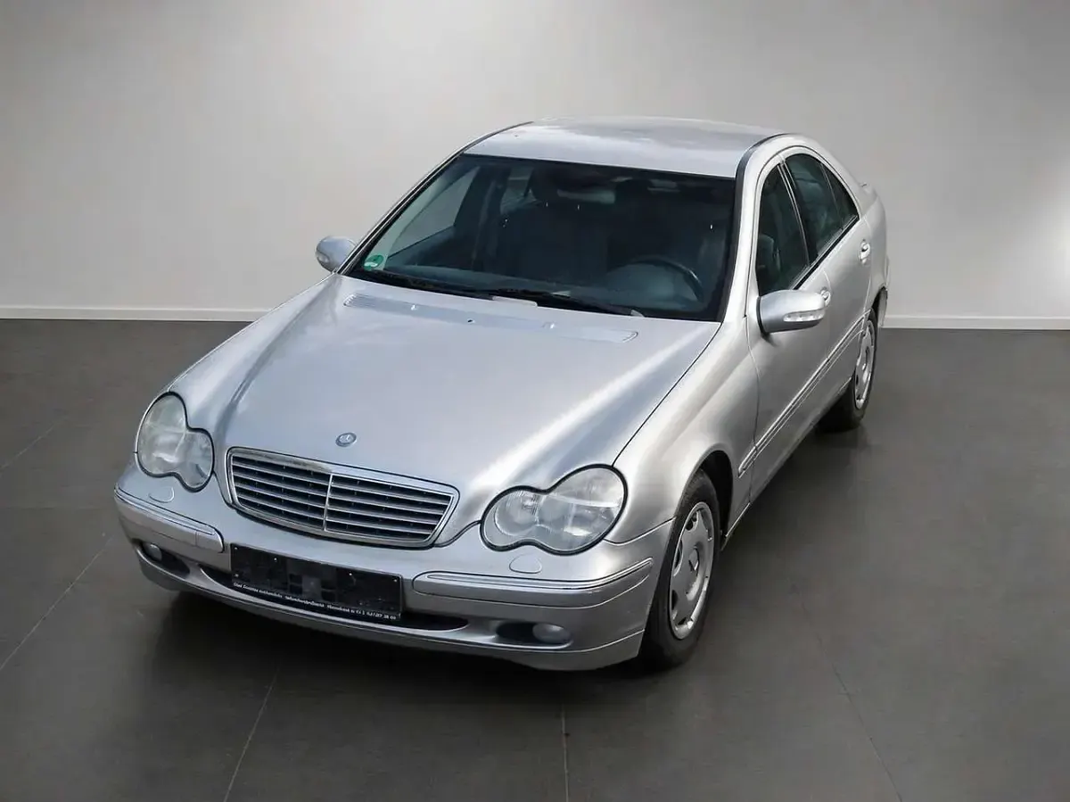 Gebraucht Mercedes C220 Elegance 143 PS (105 kW) 2001 477 Limousine