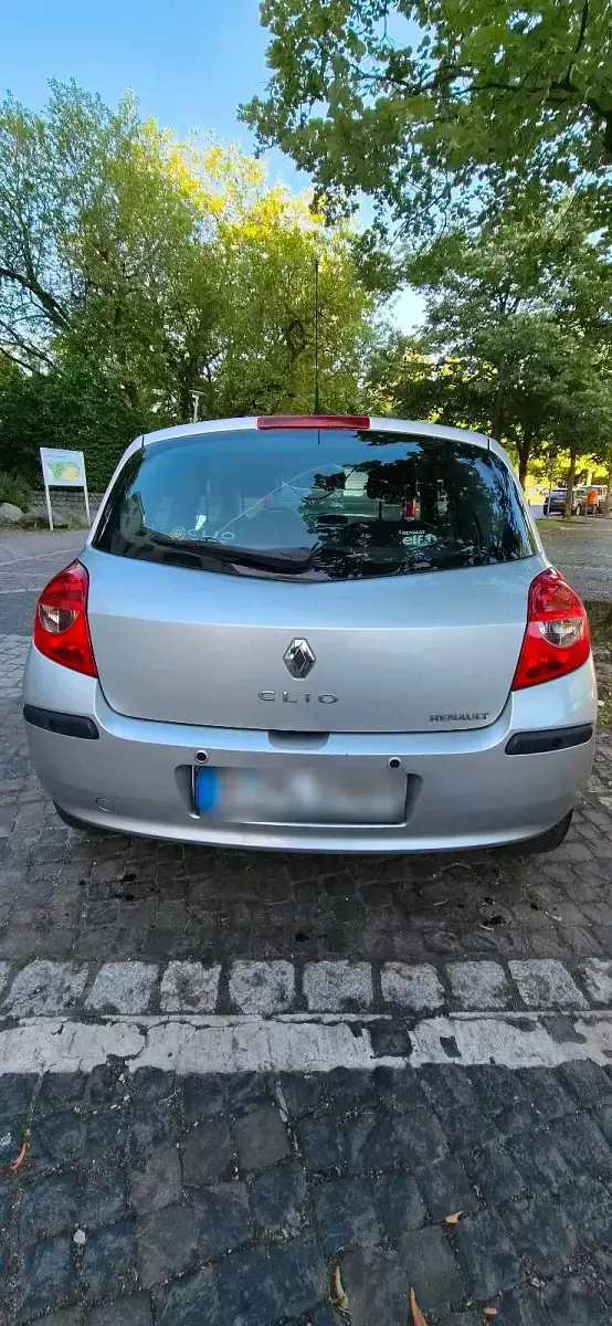 Gebraucht Renault Clio 111 PS (81 kW) 2006 Silber Kleinwagen