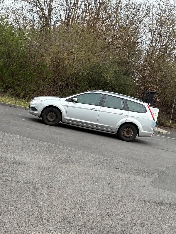 Usata Ford Focus 100 CV (73 kW) 2009 Argento Station wagon