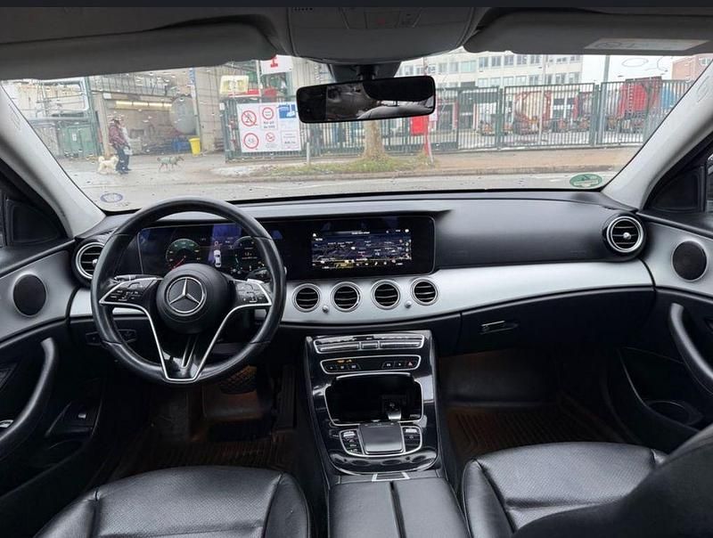 Gebraucht Mercedes E200 160 PS (117 kW) 2021 Schwarz Limousine