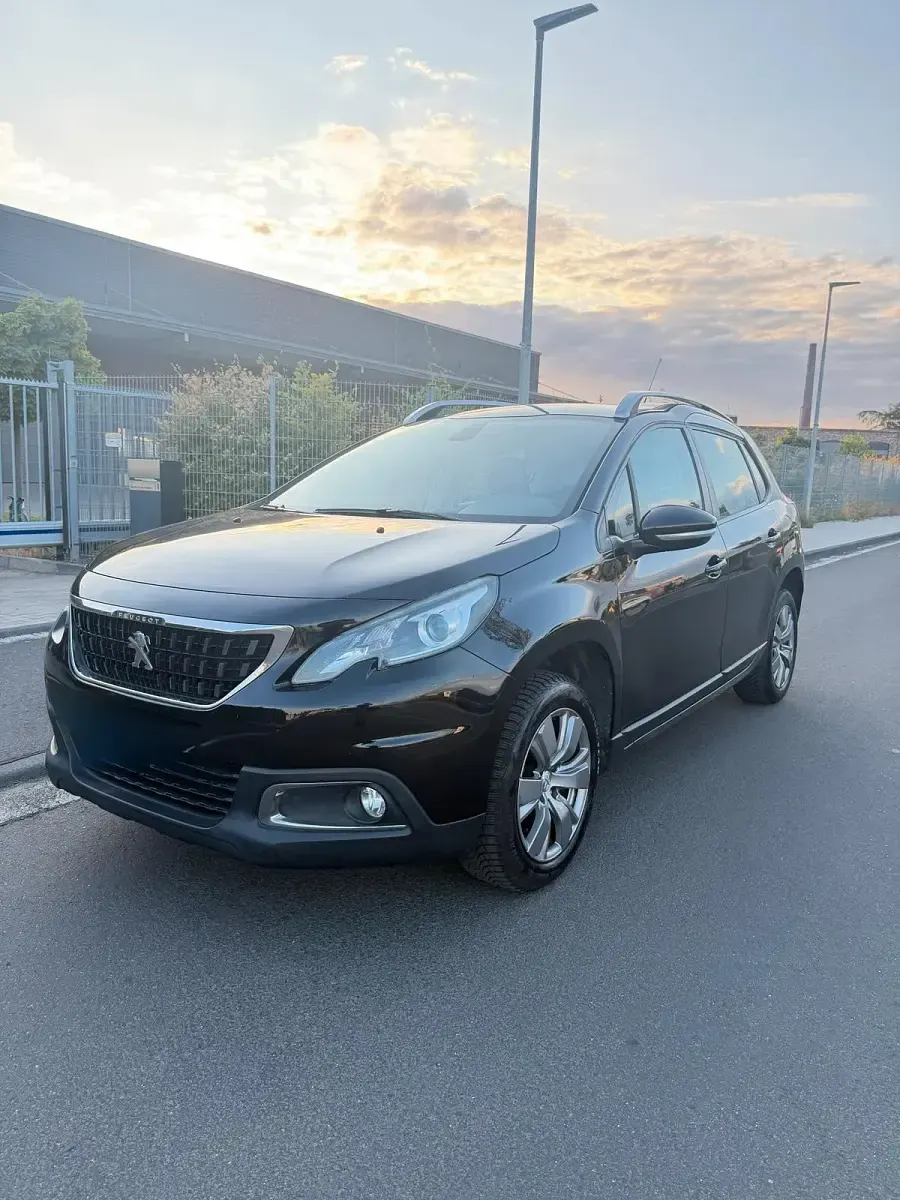 Gebraucht Peugeot 2008 Active 82 PS (60 kW) 2017 Schwarz SUV
