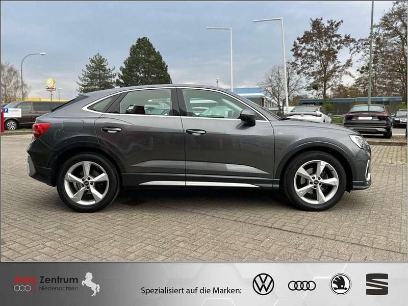 Gebraucht Audi Q3 Sportback S-Line 150 PS (110 kW) 2023 Daytona gray pearl effect SUV