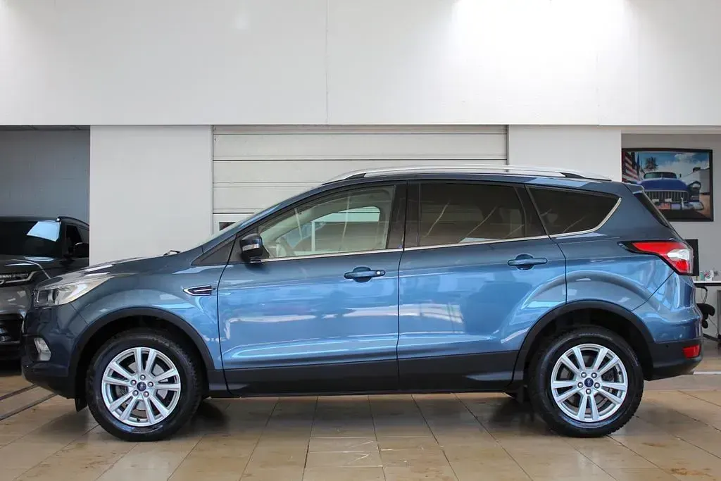 Gebraucht Ford Kuga 150 PS (110 kW) 2020 Blau SUV