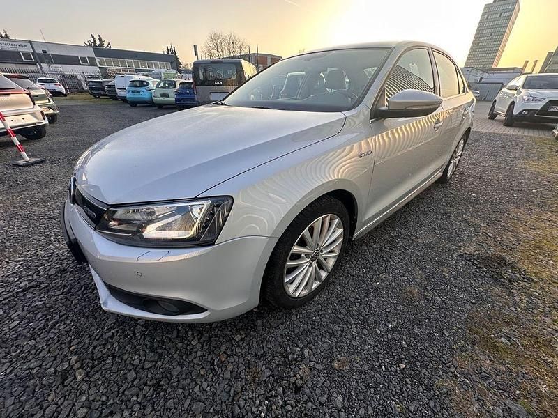 Gebraucht VW Jetta Highline 150 PS (110 kW) 2013 Silber Limousine