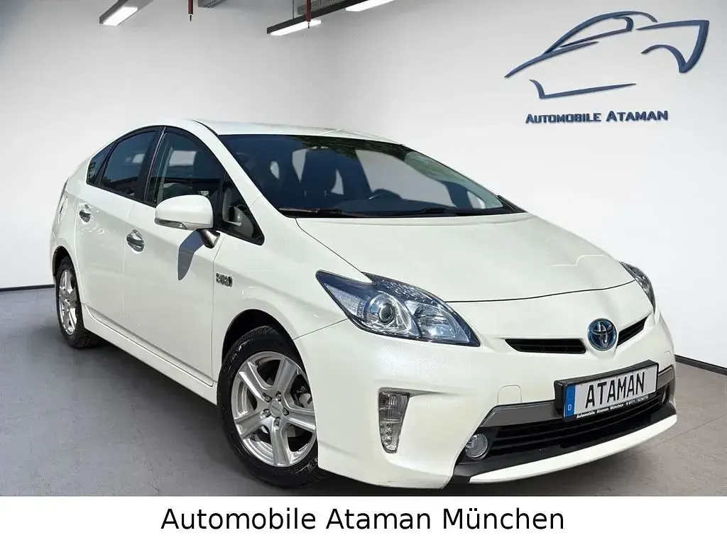 Gebraucht Toyota Prius Life 99 PS (72 kW) 2013 Weiß Limousine