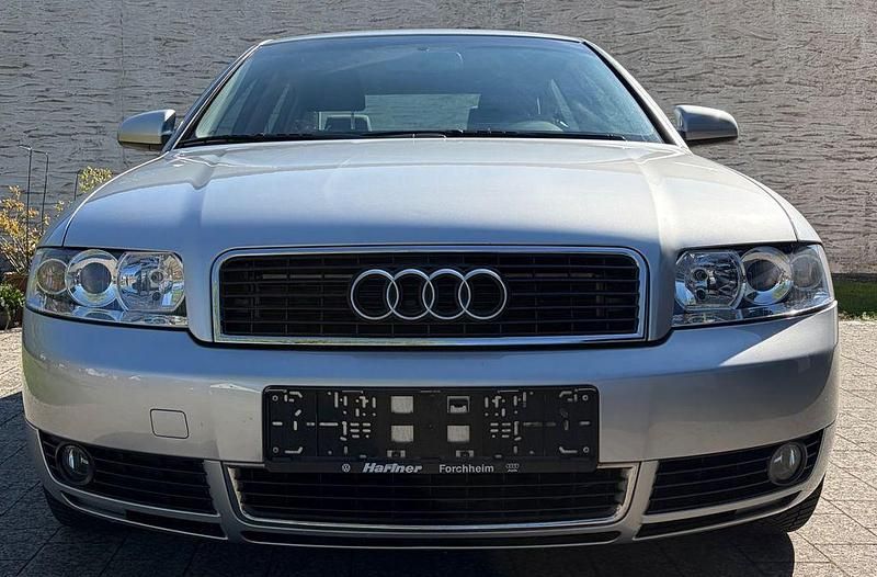 Używany Audi A4 131 KM (96 kW) 2003 Srebrny Sedan/Limuzyna