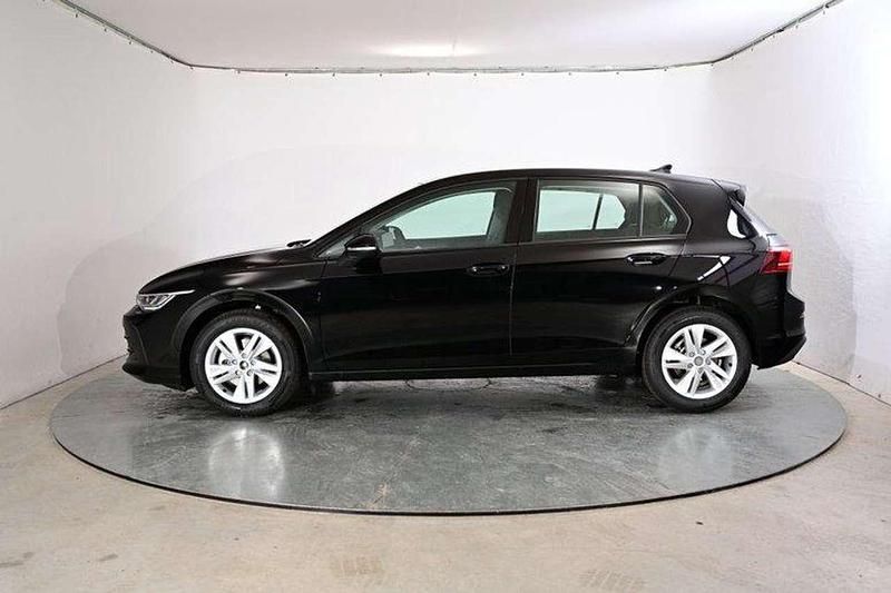 Grenadillschwarz metallic Neu 2025 VW Golf VIII Limousine | 26.441 € (Guter Preis) - Bild 1/4