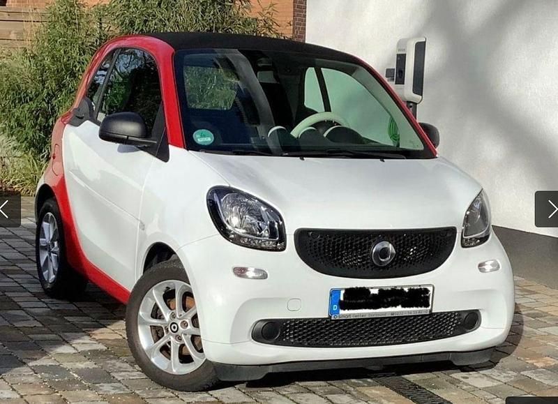 Weiß Gebraucht 2017 Smart ForTwo Coupé Coupé | 7.113 € (Guter Preis) - Bild 1/4