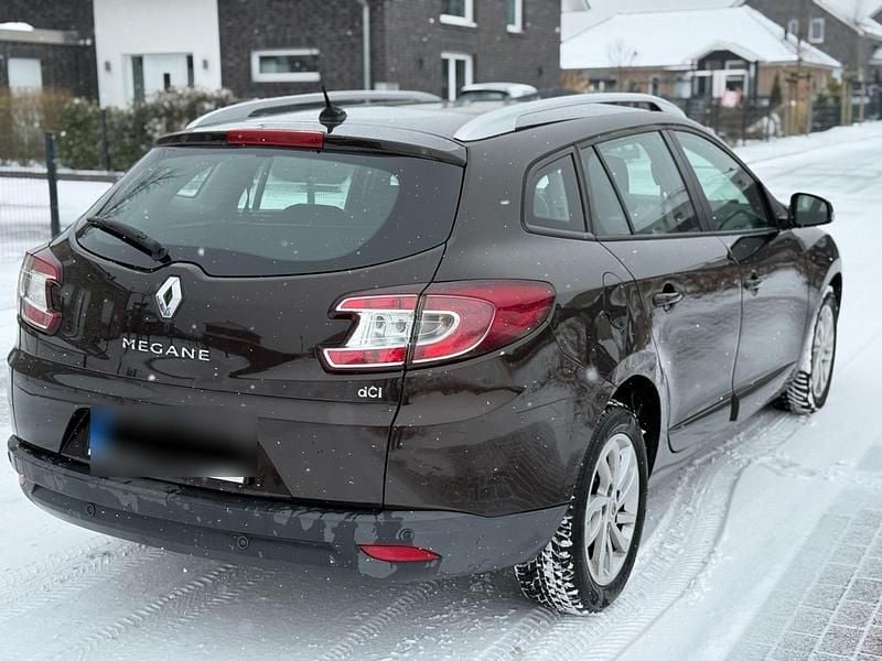 Gebraucht Renault Mégane GrandTour Dynamique 110 PS (80 kW) 2014 Braun Kombi