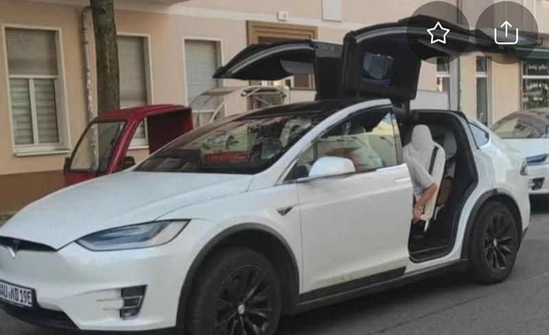Weiß Gebraucht 2017 Tesla Model X SUV | 39.500 € - Bild 1/4