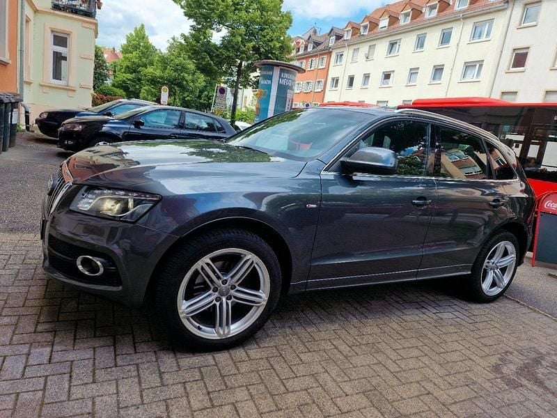 Grau Gebraucht 2010 Audi Q5 S-Line SUV | 11.750 € (Fairer Preis) - Bild 1/4