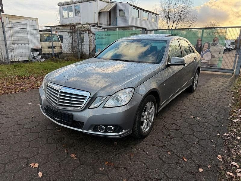 Gebraucht Mercedes E220 170 PS (125 kW) 2010 Grau Limousine