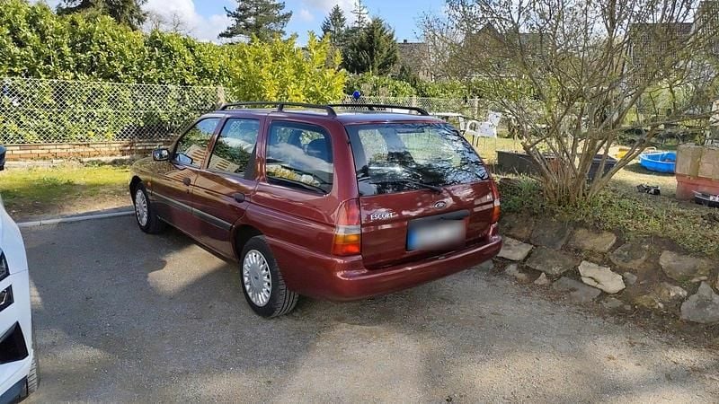 Gebraucht Ford Escort 90 PS (66 kW) 1998 Rot Kombi