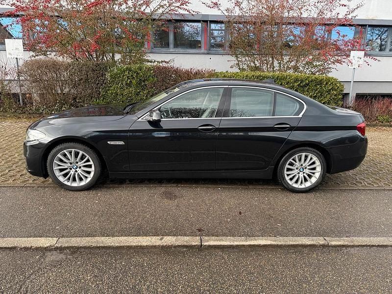 Second-hand BMW 530 258 CP (189 kW) 2014 Negru Berlinǎ