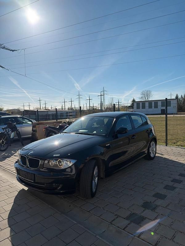Gebraucht BMW 120 Advantage 177 PS (130 kW) 2010 Schwarz Kleinwagen