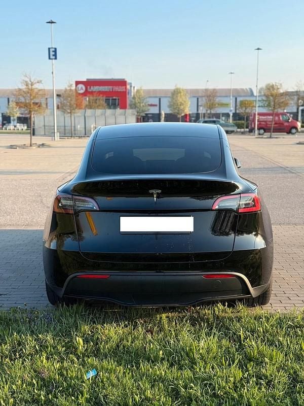 Usado Tesla Model Y Standard Range 219 kW (299 CV) 2022 Negro SUV
