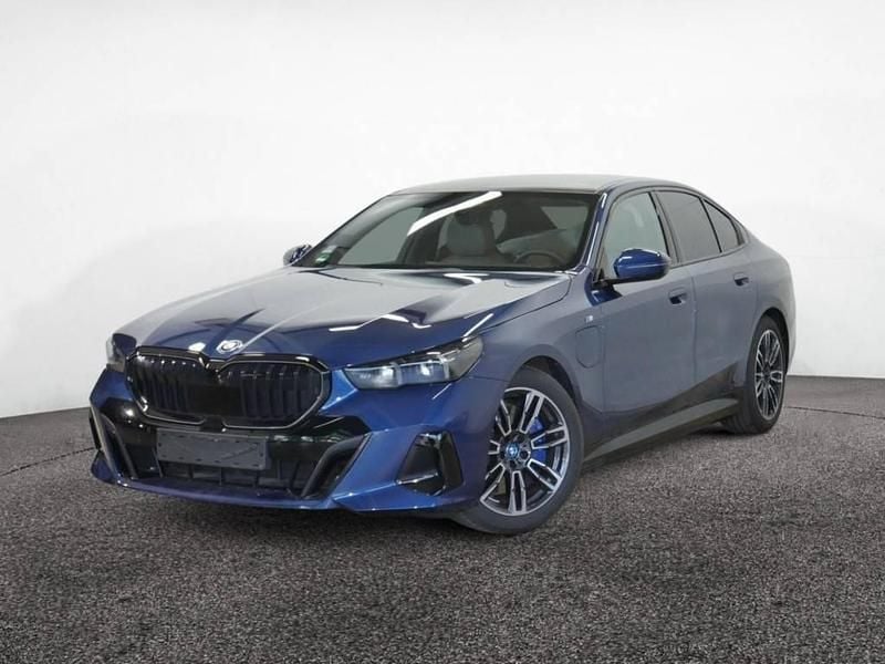 Phytonicblau Gebraucht 2024 BMW 550e M Sport Limousine | 78.950 € (Guter Preis) - Bild 1/4