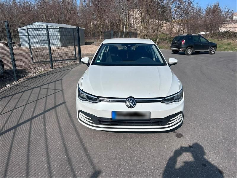 Gebraucht VW Golf VII 116 PS (85 kW) 2021 Weiß Kleinwagen
