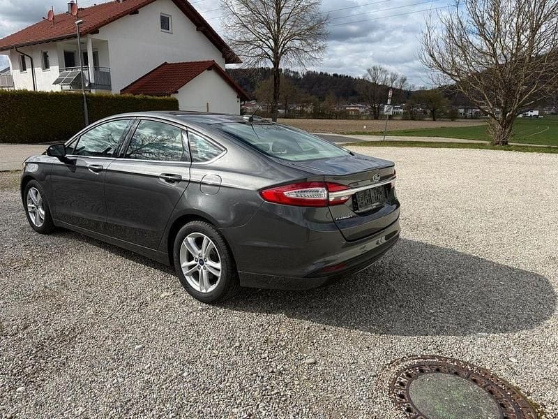 Gebraucht Ford Fusion SE 177 PS (130 kW) 2018 Grau Limousine