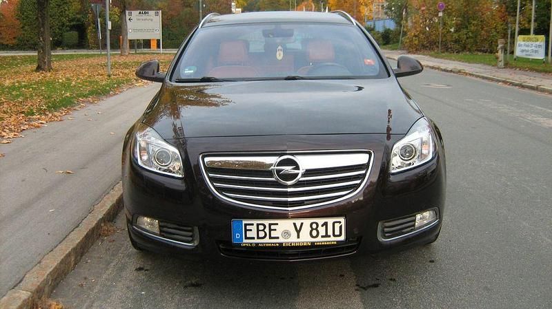 Gebraucht Opel Insignia 194 PS (142 kW) 2013 Braun Kombi