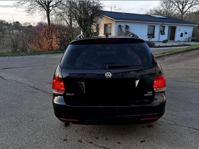 Gebraucht VW Golf VI 105 PS (77 kW) 2011 Schwarz Kleinwagen