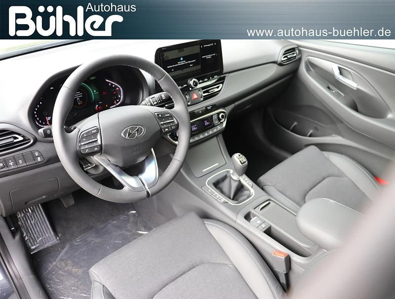 Neu Hyundai i30 Premium 150 PS (110 kW) 2026 Ecotronic grey mineraleffekt Limousine