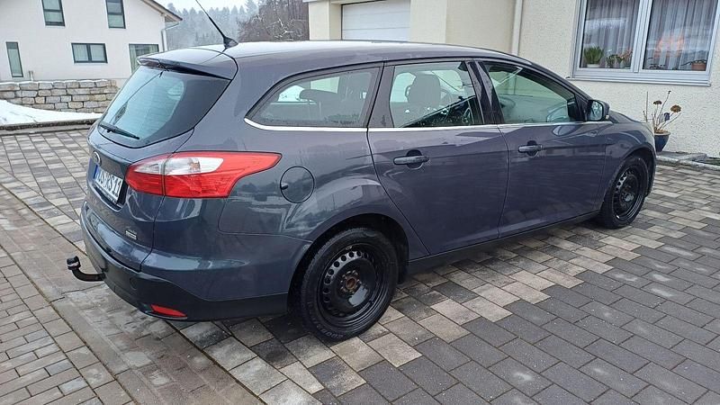 Gebraucht Ford Focus Trend 116 PS (85 kW) 2012 Blau Kombi