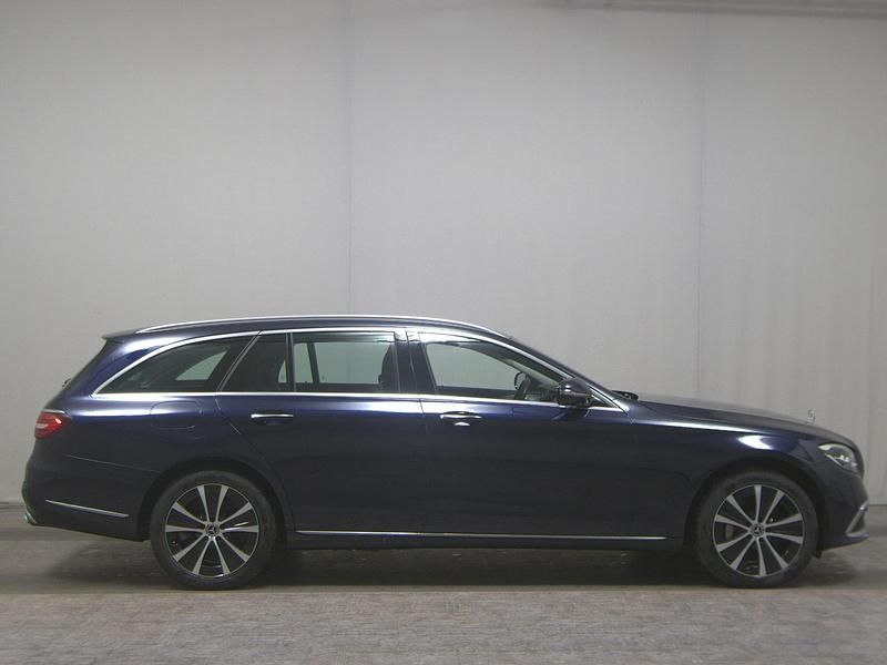 Gebraucht Mercedes E300 306 PS (225 kW) 2022 Blau Kombi