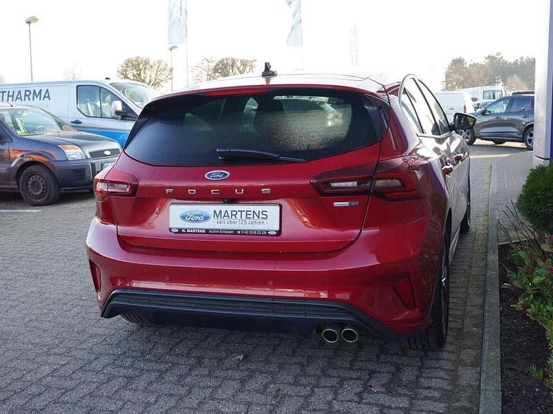 Gebraucht Ford Focus ST-Line 155 PS (114 kW) 2023 Fantastic red tc Kleinwagen