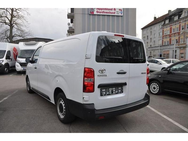 Gebraucht Toyota Proace 144 PS (105 kW) 2023 Ice white Van / Kleinbus