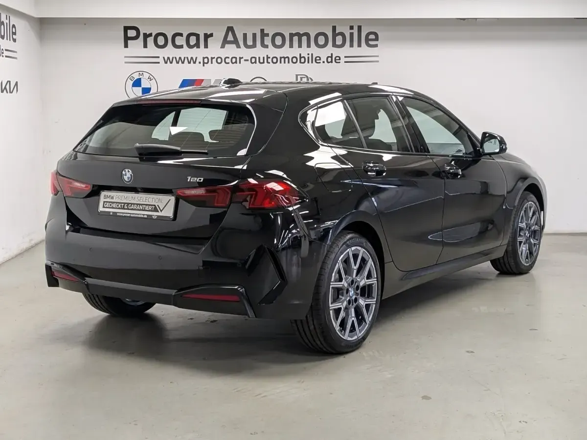 Gebraucht BMW 120 M Sport 170 PS (125 kW) 2025 Schwarz Kleinwagen